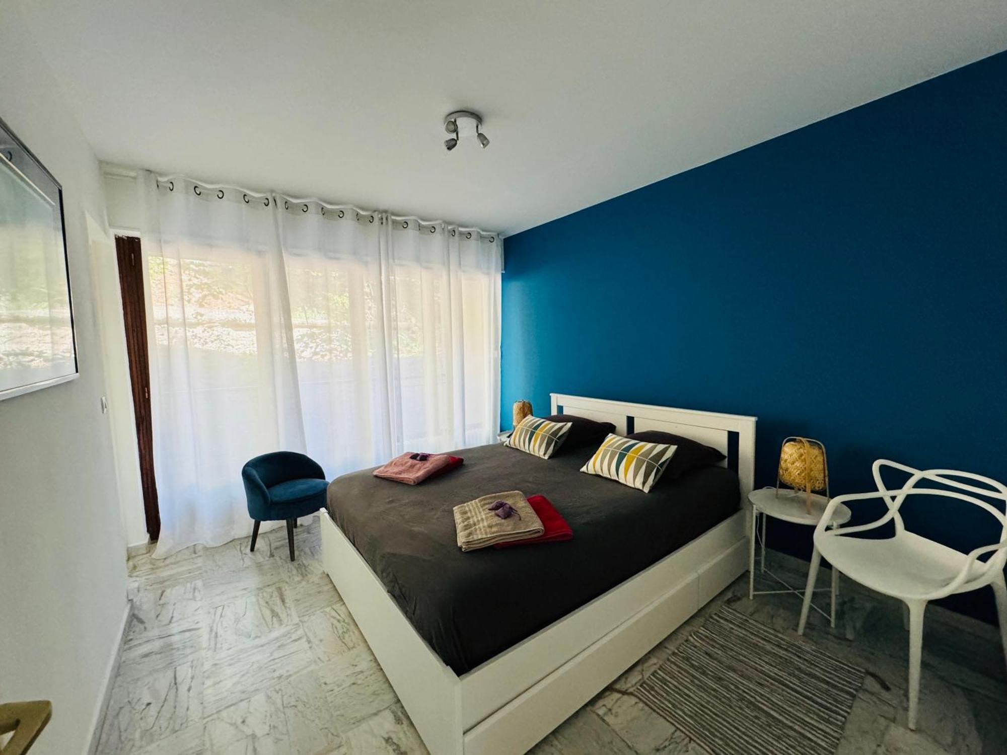 Bandol Roc Beach Vue Mer Grand T3 Face A La Plage Avec Parking 外观 照片